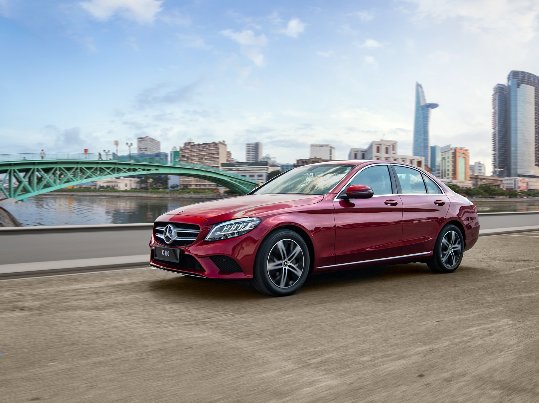 tam gia 13 ty dong chon mercedes benz c 180 toyota camry hay honda accord