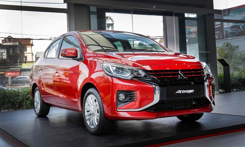 sedan hang b gia re chon mitsubishi attrage hay kia soluto