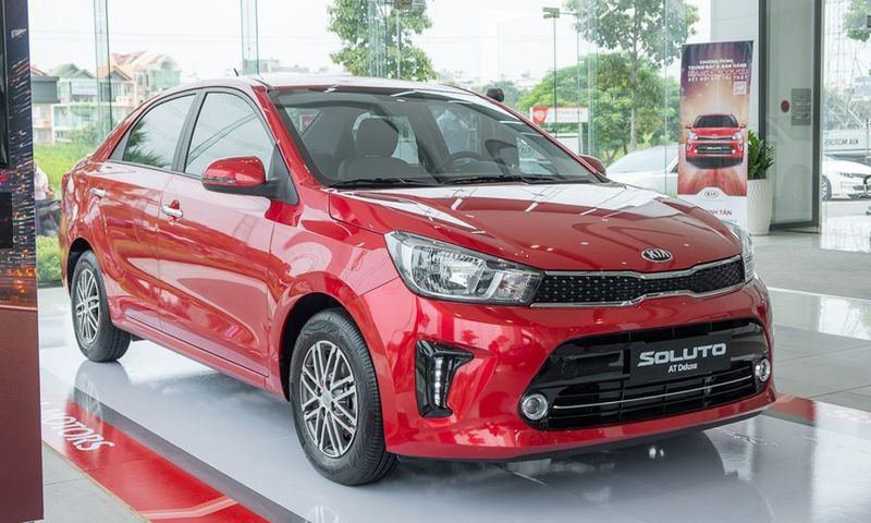 sedan hang b gia re chon mitsubishi attrage hay kia soluto
