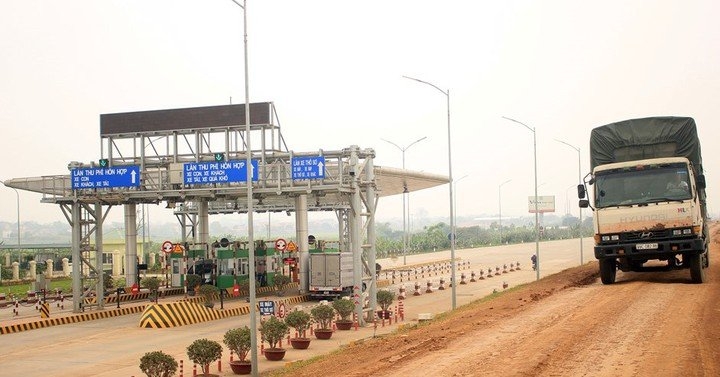 muc xu phat loi o to di vao lan xe may de tranh tram thu phi moi nhat nam 2020