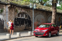 gia xe o to toyota moi nhat thang 62020 duy tri uu dai phi truoc ba