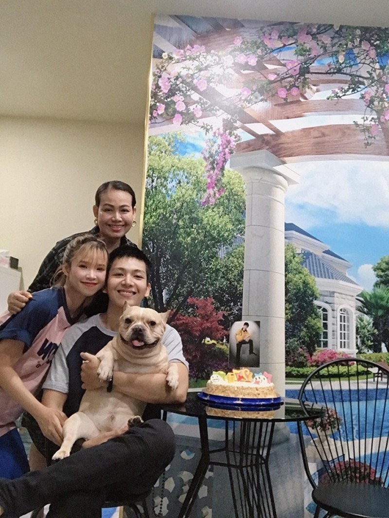 tin giai tri sao viet hom nay 79 pham huong duoc ban trai tang nhan kim cuong trong ngay sinh nhat