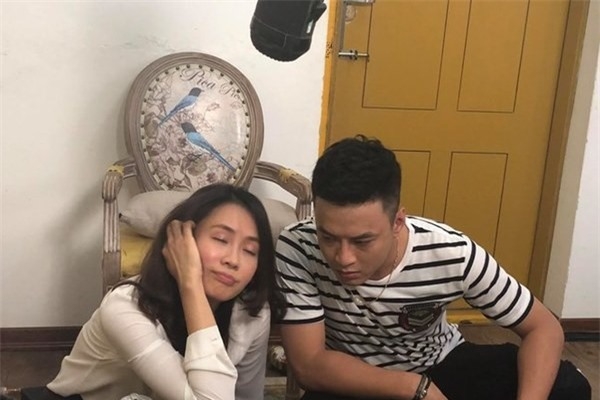 tin giai tri sao viet hom nay 79 pham huong duoc ban trai tang nhan kim cuong trong ngay sinh nhat