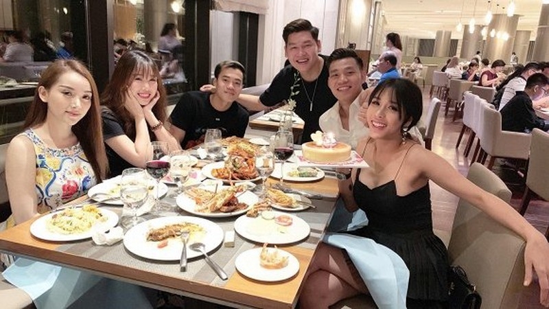 Tin giải trí sao Việt hôm nay (9/9): Minh Tú khoe thân hình nóng bỏng tại Mỹ tin giai tri sao viet hom nay 99 minh tu khoe than hinh nong bong tai my