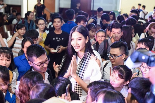 tin giai tri sao viet hom nay 129 gil le dang hen ho hoang thuy linh