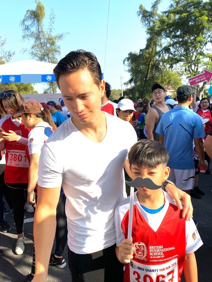 Tin giải trí sao Việt hôm nay (30/9): Cường Đô la lần đầu chạm mặt Kim Lý tin giai tri sao viet hom nay 309 cuong do la lan dau cham mat kim ly