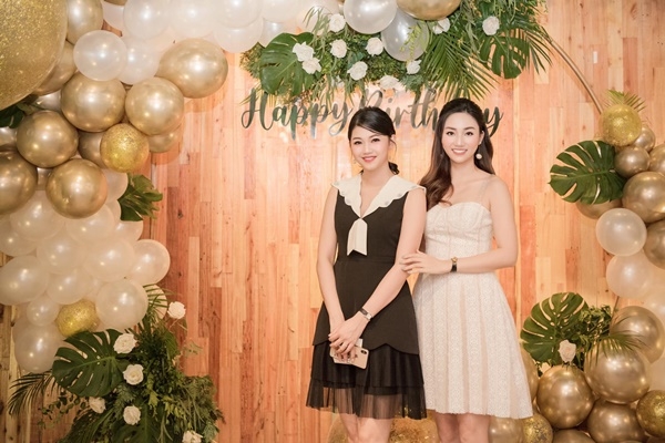 Tin giải trí sao Việt hôm nay (1/10): Sơn Tùng M-TP bị rách quần khi biểu diễn? tin giai tri sao viet hom nay 110 son tung m tp bi rach quan khi bieu dien