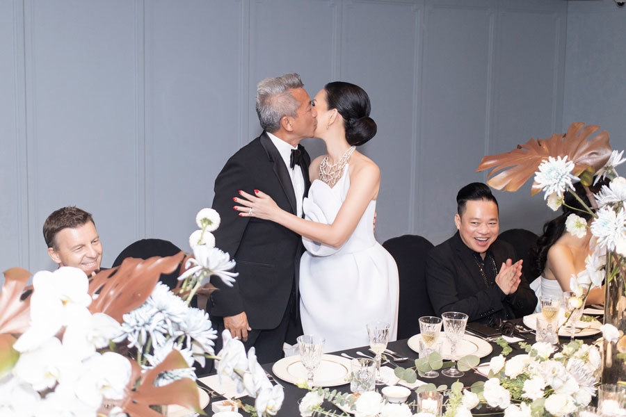 Tin giải trí sao Việt hôm nay (1/10): Sơn Tùng M-TP bị rách quần khi biểu diễn? tin giai tri sao viet hom nay 110 son tung m tp bi rach quan khi bieu dien