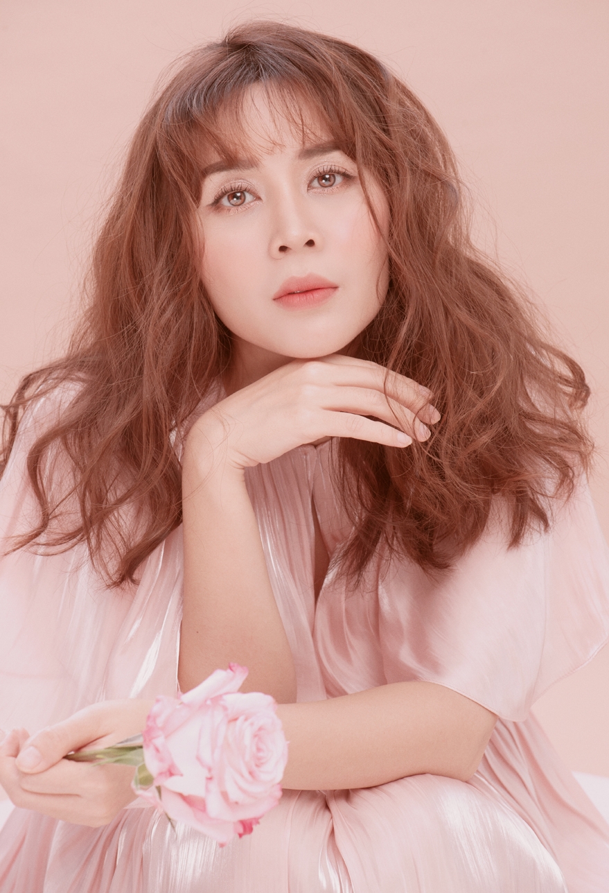 Tin giải trí sao Việt hôm nay (5/10): Tim tái ngộ Trương Quỳnh Anh tin giai tri sao viet hom nay 510 tim tai ngo truong quynh anh quynh nga khoe eo con kien 55cm