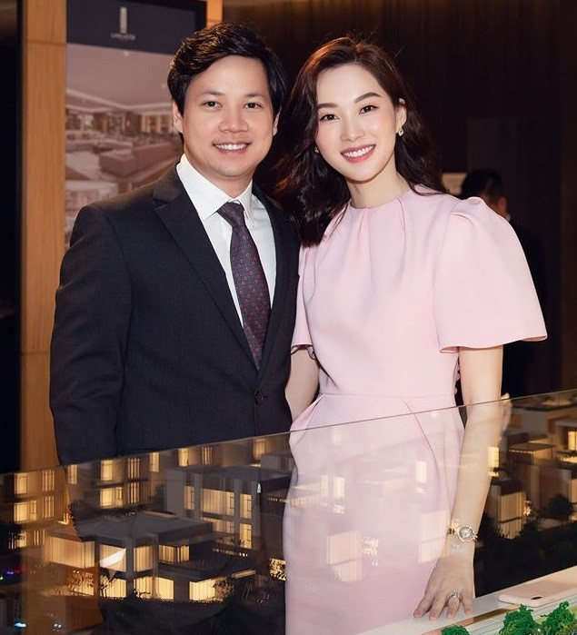 Tin giải trí sao Việt hôm nay (7/10): Mâu Thủy tình tứ bên bạn trai, Phạm Hương khoe được chồng yêu chiều hết mực tin giai tri sao viet hom nay 710 mau thuy tinh tu ben ban trai pham huong khoe duoc chong yeu chieu het muc