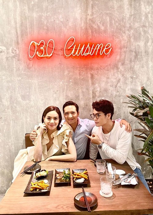 Tin giải trí sao Việt hôm nay (7/10): Mâu Thủy tình tứ bên bạn trai, Phạm Hương khoe được chồng yêu chiều hết mực tin giai tri sao viet hom nay 710 mau thuy tinh tu ben ban trai pham huong khoe duoc chong yeu chieu het muc