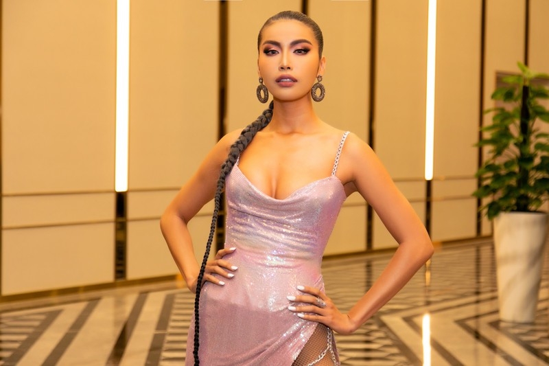 Tin giải trí sao Việt hôm nay (7/10): Mâu Thủy tình tứ bên bạn trai, Phạm Hương khoe được chồng yêu chiều hết mực tin giai tri sao viet hom nay 710 mau thuy tinh tu ben ban trai pham huong khoe duoc chong yeu chieu het muc