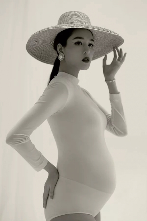 tin giai tri sao viet hom nay 1010 quang le tinh tu ben vo cu ho quang hieu viet anh thach thuc anti fan