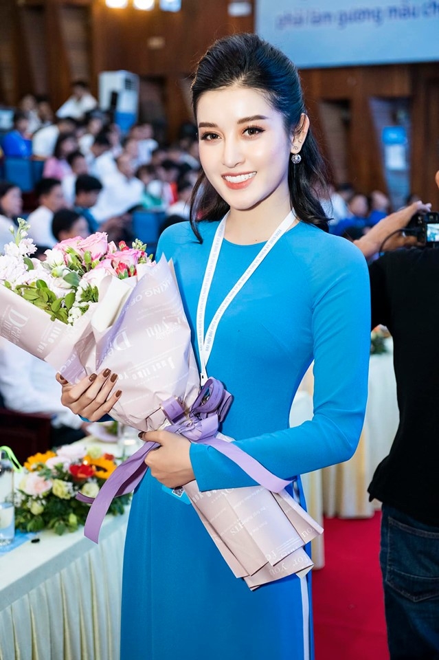 Bản tin Hoa hậu ngày 19/10: Kiều Loan khoe body cực chuẩn tại Miss Grand International 2019 ban tin hoa hau ngay 1910 kieu loan khoe body cuc chuan tai miss grand international 2019