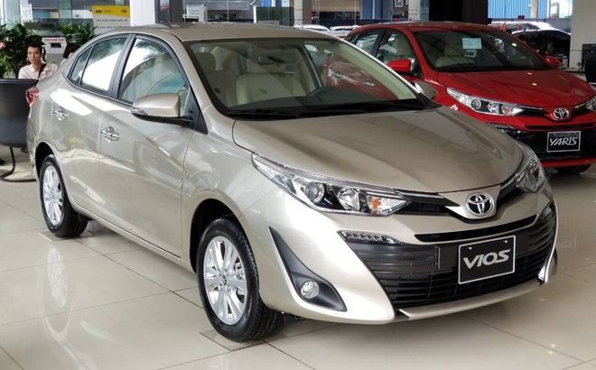 mitsubishi xpander soan ngoi toyota vios chi sau 14 thang