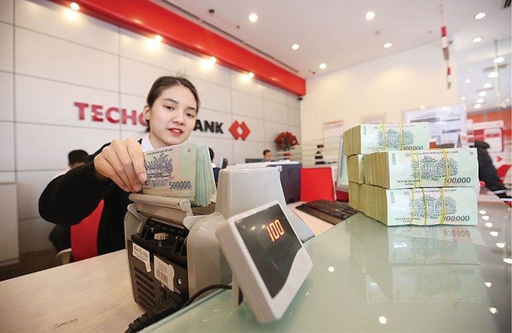 techcombank tang truong ky luc nhung du no cung tang cao