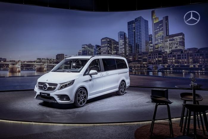 gia xe o to mercedes moi nhat thang 122019
