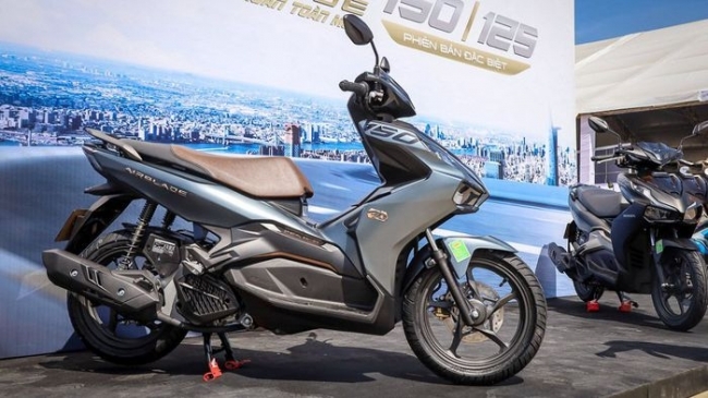 Vì sao Honda Air Blade 150 ABS đội giá tới 6 triệu đồng sau khi ra mắt?