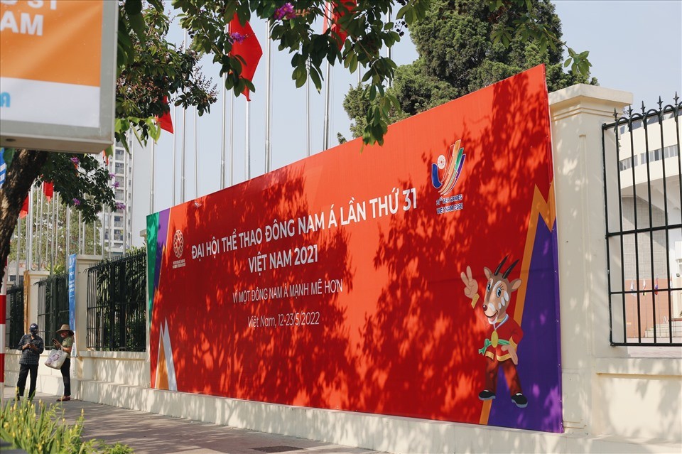 Hà Nội trang trí các hạng mục chờ khai mạc SEA Games 31