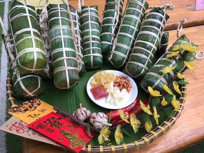 Món ngon ngày Tết: Hướng dẫn gói bánh tét đẹp và cực kỳ đơn giản