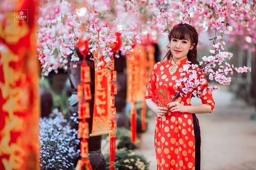 Mùng 1 Tết 12 con giáp mặc đồ màu gì để cả năm may mắn?