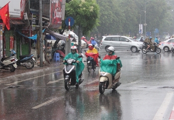Thời tiết ngày mai 16/2: Không khí lạnh tràn về, Bắc Bộ mưa lớn nhiều nơi
