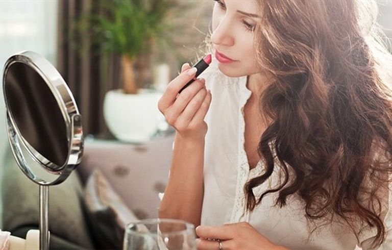 Tử vi hôm nay 22/2: Con giáp nào được thần tình yêu soi đường dẫn lối?