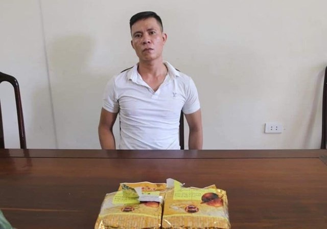 0201 cong an ha tinh bat qua tang doi tuong van chuyen 2kg ma tuy da hinh anh0814407533