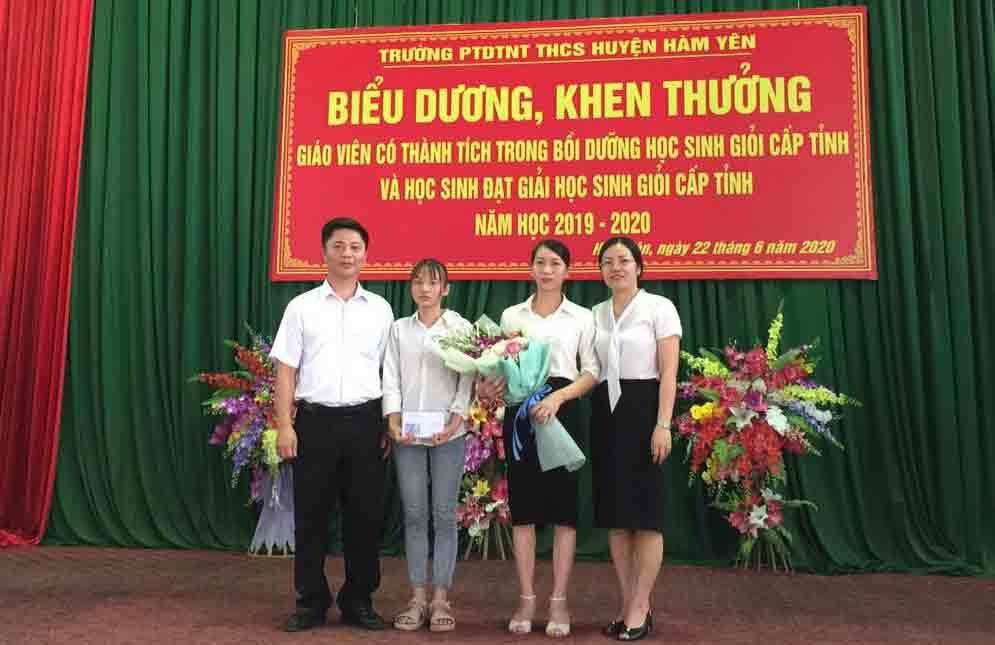 3928 thay hieu truong gui thu cho hoc sinh duy nhat thi truot hoc sinh gioi 1