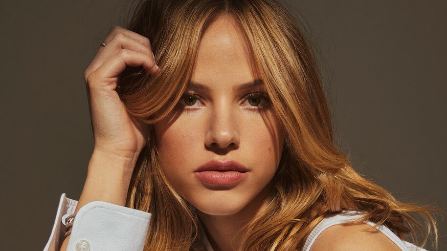 2346 halston sage beautiful girl uhdpapercom 4k 61563 wpthumbnail