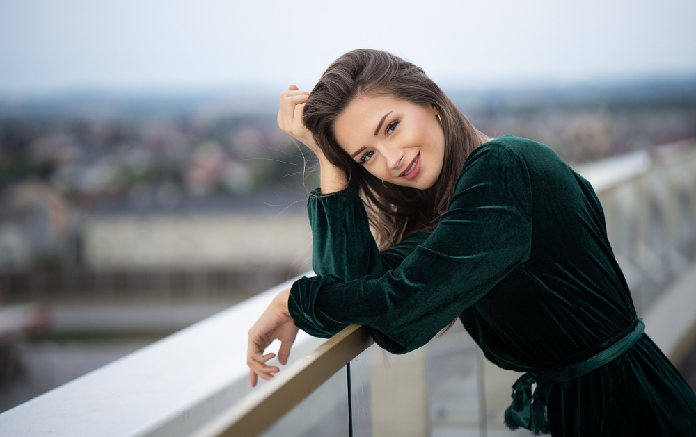 3826 beautiful smiling girl 71