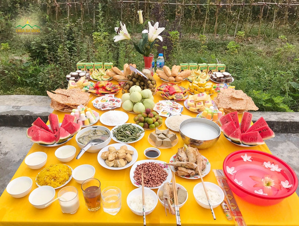 Lễ vật cần chuẩn bị trong mâm cúng cô hồn đúng và đầy đủ nhất