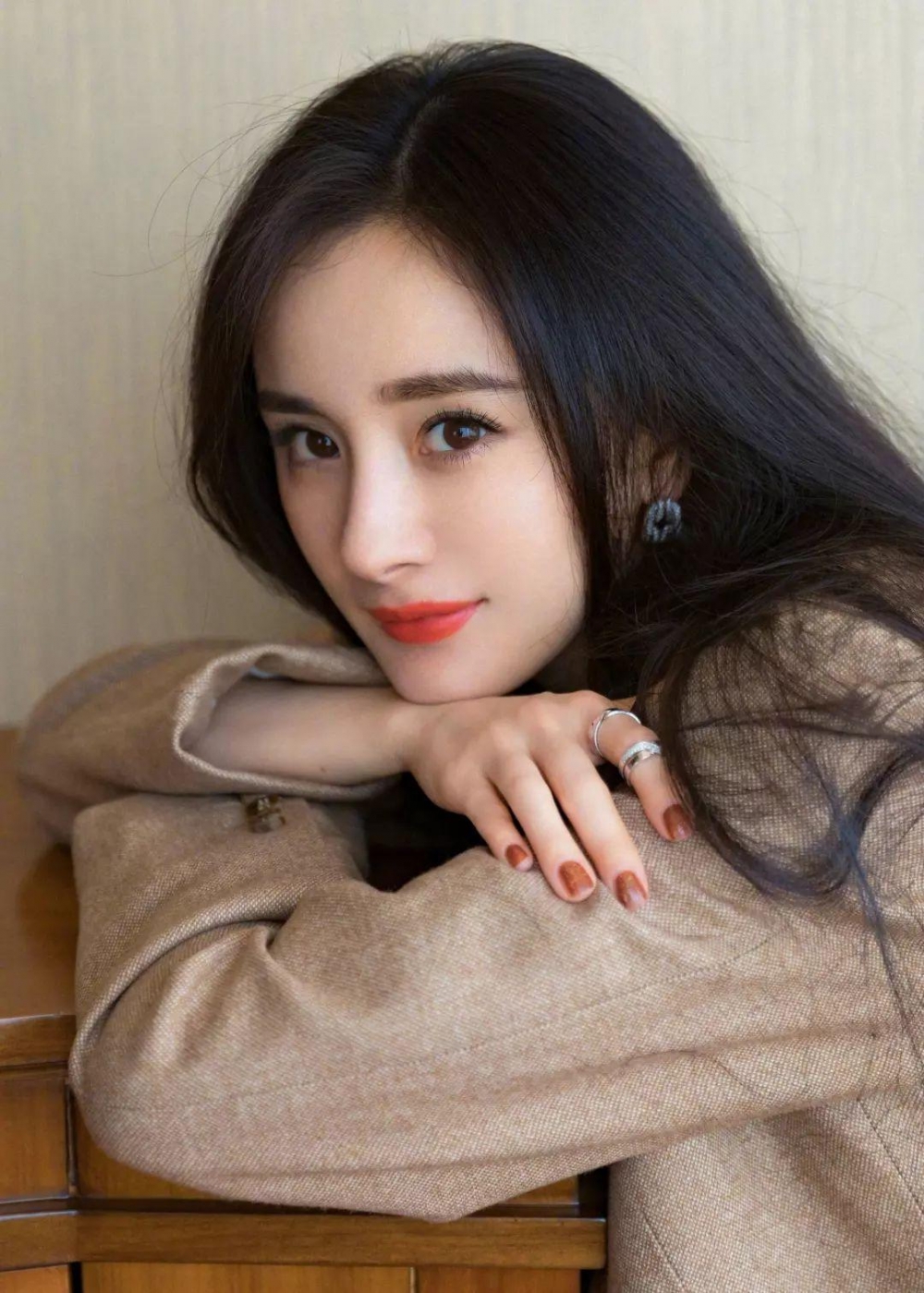 Tử vi hôm nay 28/7/2021: Tuổi nào được thần Tài gõ cửa?