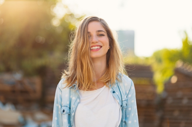3521 gorgeous girl with beautiful smile sunrays reflected her happy face 158595 1335