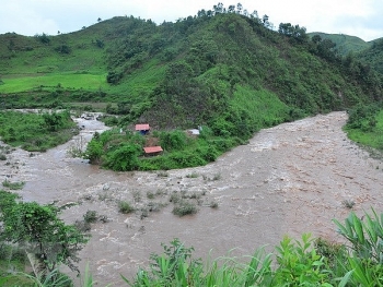 thoi tiet 79 bac bo mua lon gio giat manh