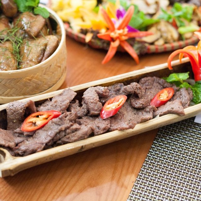 2717 29426 bo nuong ong tre