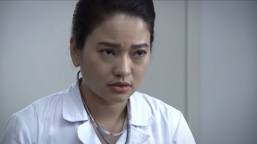 Lửa ấm - Tập 6 (tối 8/10): Quang đánh bạn, bà Mai yêu cầu vợ chồng Minh tìm bác sĩ tâm lý cho cháu nội
