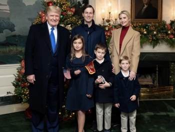 Ái nữ nhà Trump khoe ảnh giáng sinh không có sự xuất hiện của mẹ kế