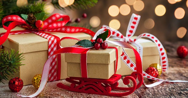 Noel 2021: Quà Giáng Sinh ý nghĩa tặng bố mẹ​​​​​​​