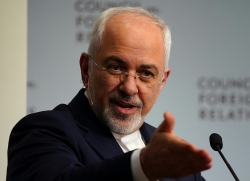 bi my cam van ngoai truong iran dap tra tu tin