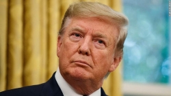 Ông Trump dọa ban bố "tình trạng khẩn cấp", buộc công ty Mỹ rời Trung Quốc