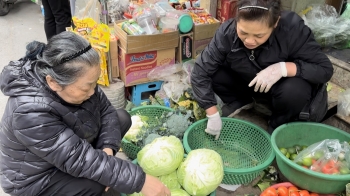 suc mua giam vi nhieu gia dinh phai can nhac chi tieu ngay tet