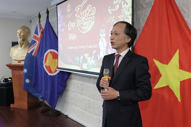 Vietnamese Ambassador to Australia Nguyen Tat Thanh speaks at the gathering on January 15. (Photo: VNA)