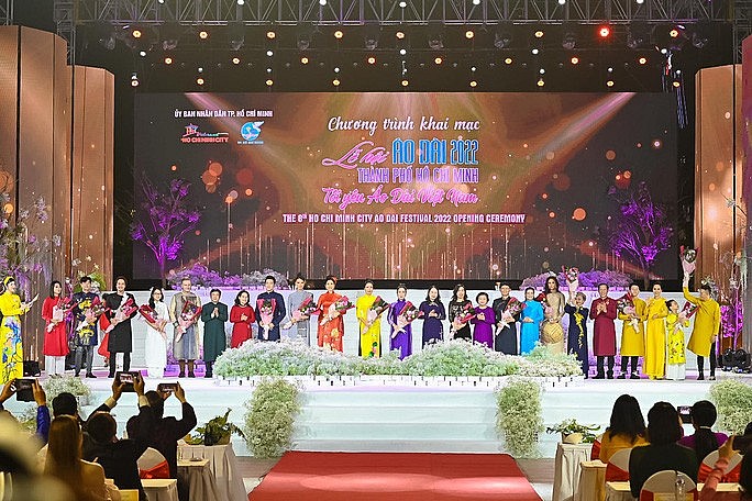 Chương trình khai mạc Lễ hội Áo dài 2022 diễn ra vào 5/3 vừa qua. Ảnh: Báo Người Lao động