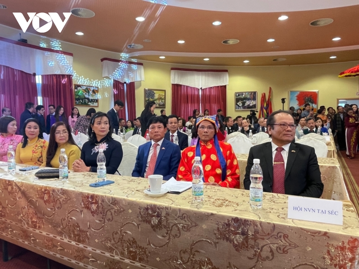 Việt kiều tại Séc long trọng tổ chức Lễ hội Giỗ tổ Hùng Vương 2022 Việt kiều tại Séc long trọng tổ chức Lễ hội Giỗ tổ Hùng Vương 2022