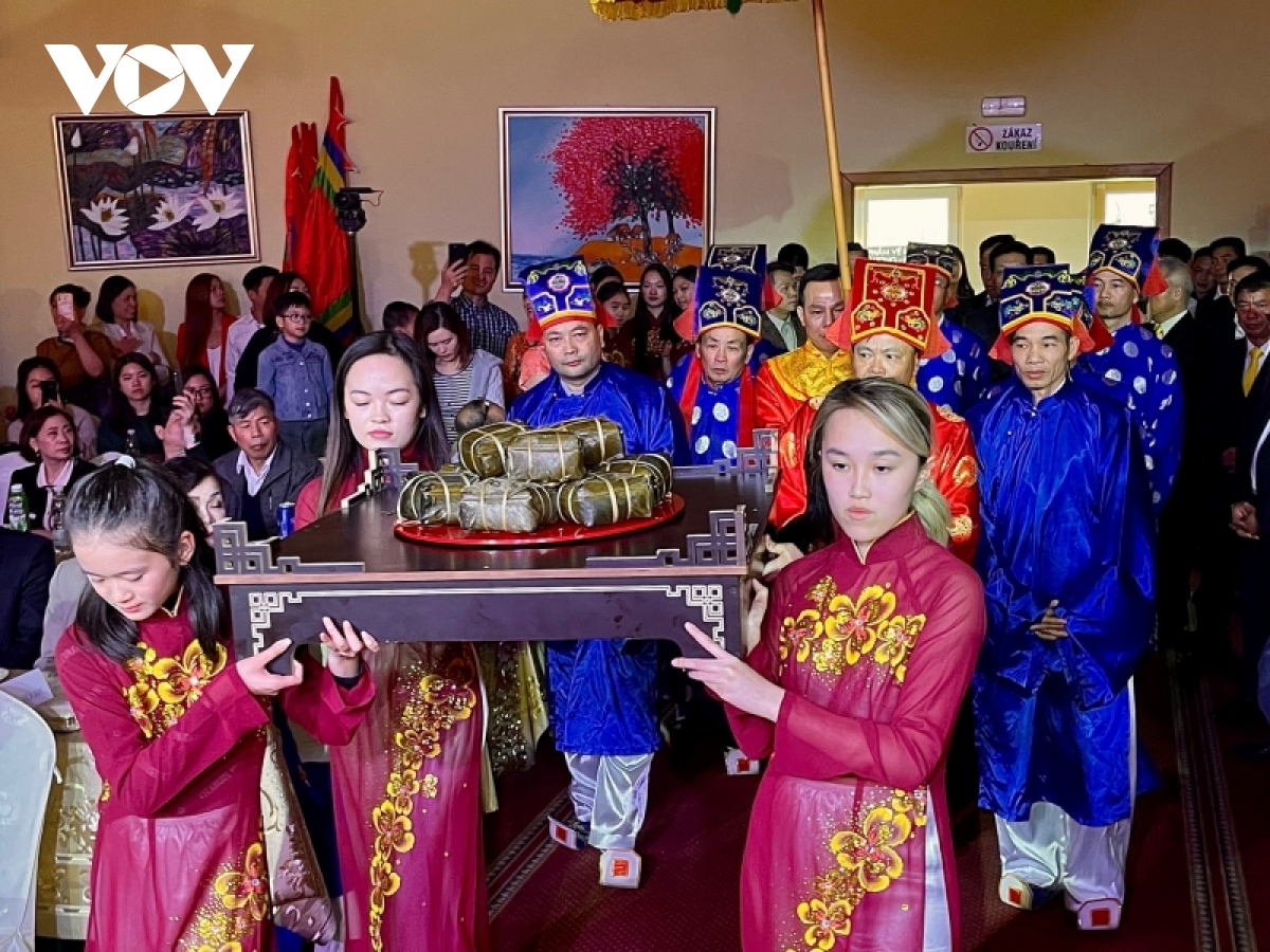 Việt kiều tại Séc long trọng tổ chức Lễ hội Giỗ tổ Hùng Vương 2022