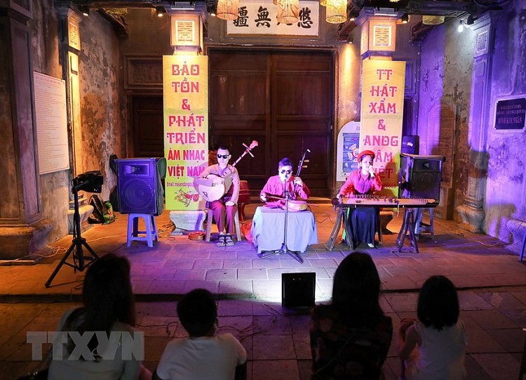 Quảng bá nghệ thuật truyền thống trong không gian phố đi bộ của Hà Nội | Văn hóa | Vietnam+ (VietnamPlus) Quảng bá nghệ thuật truyền thống trong không gian phố đi bộ của Hà Nội | Văn hóa | Vietnam+ (VietnamPlus)