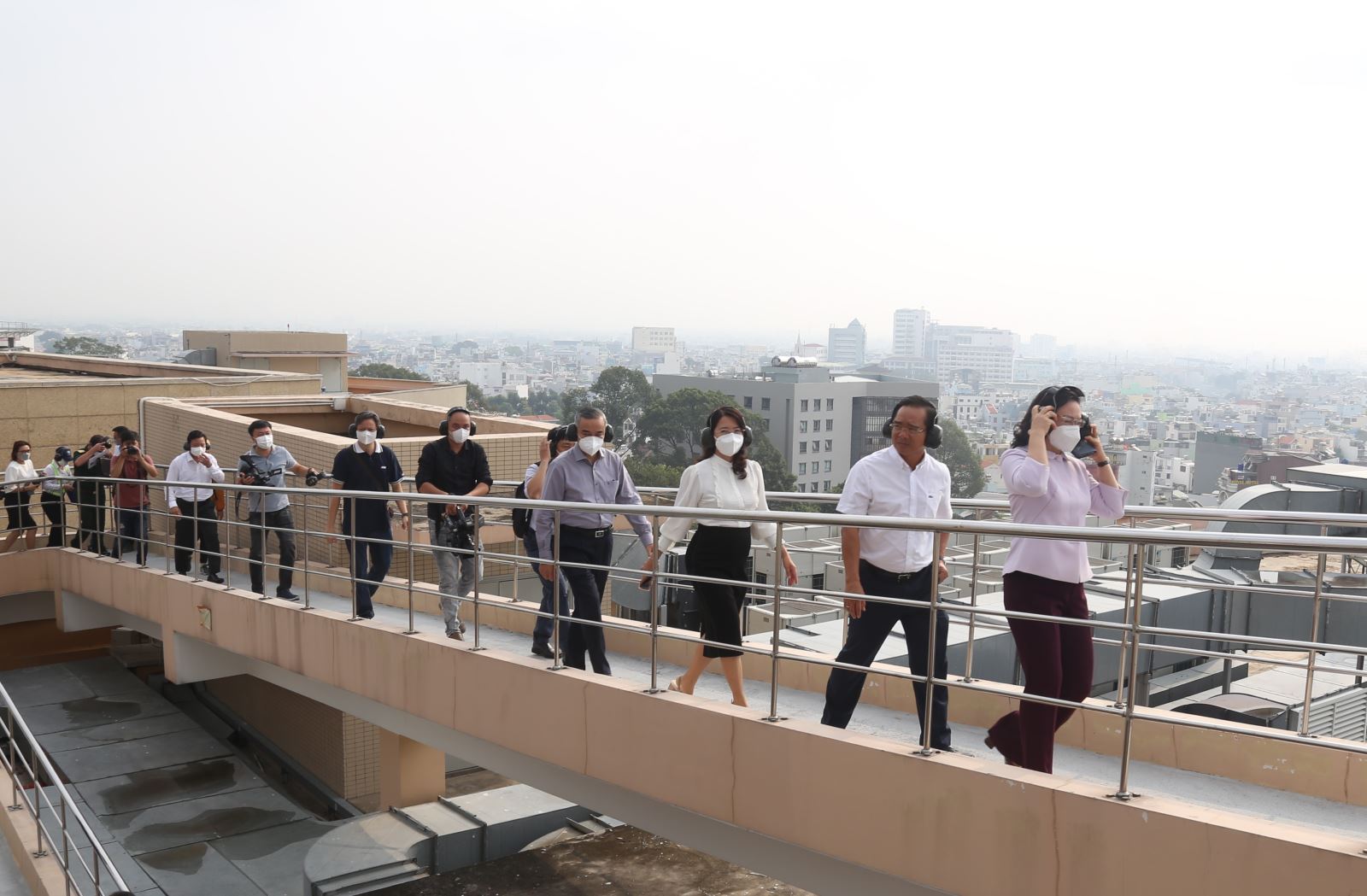 Khai thác tour du lịch Chú thích ảnh