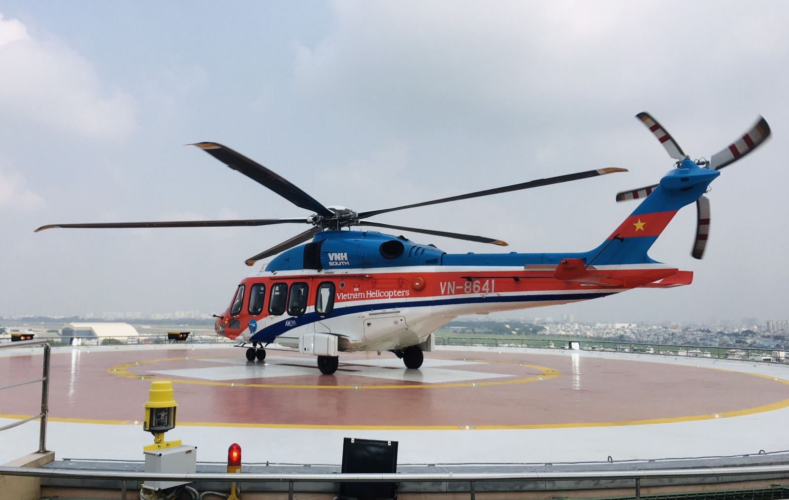 Khai thác tour du lịch Chú thích ảnh