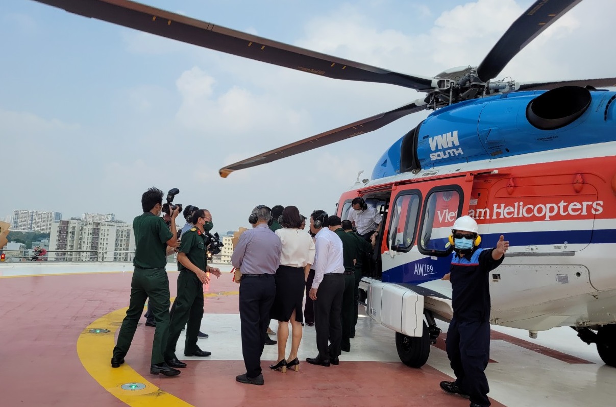 Khai thác tour du lịch Chú thích ảnh